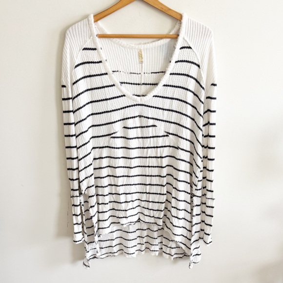 Free people black/white waffle knit v-neck striped sunset park thermal top sz L - Picture 3 of 8